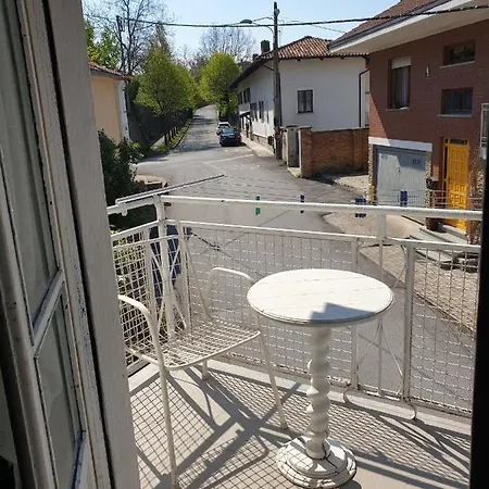 Casa Di Collina Nelle Langhe Typical Country House No001 Hytte Belvedere Langhe